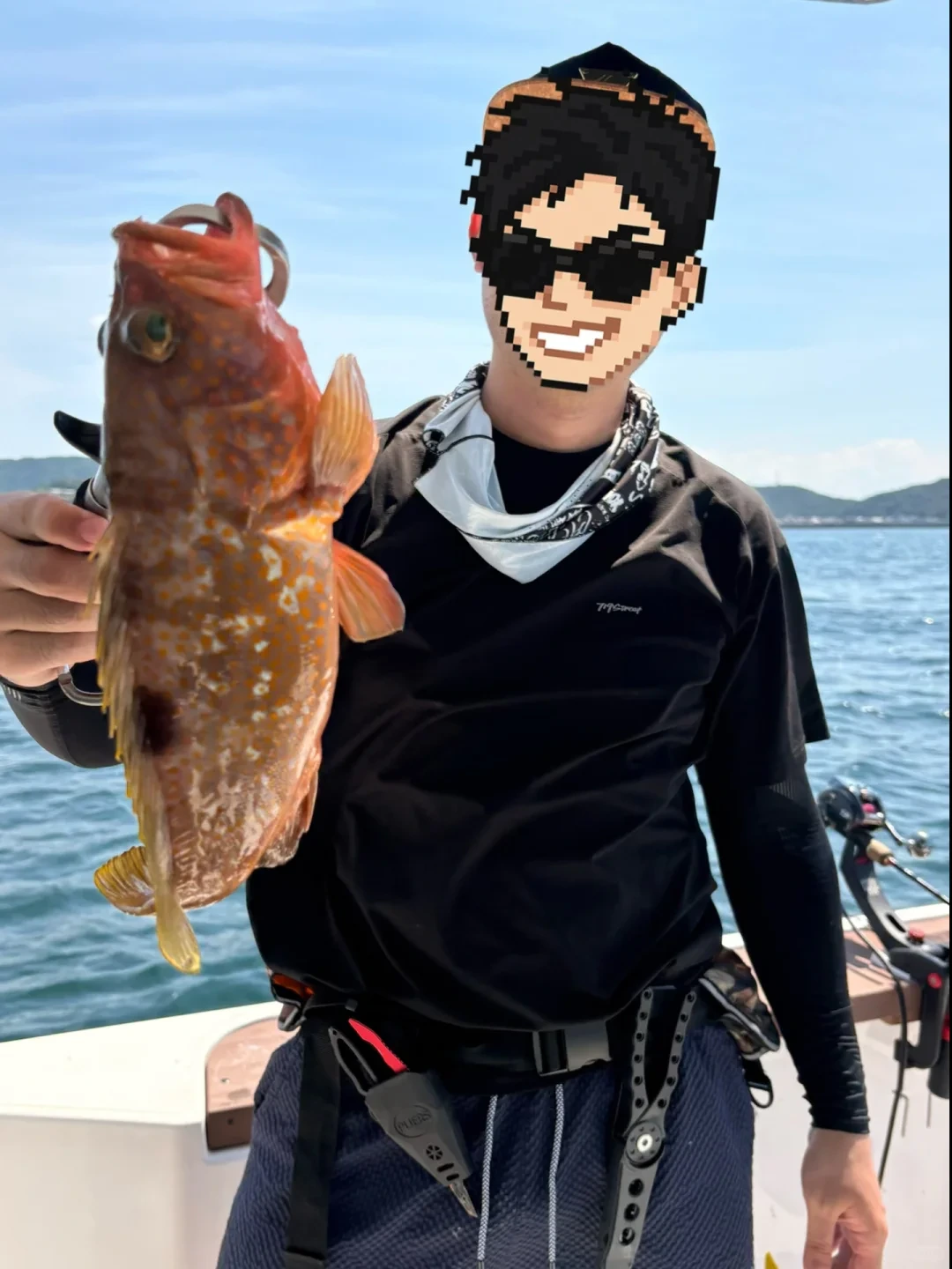 船上海钓实拍:石斑鱼