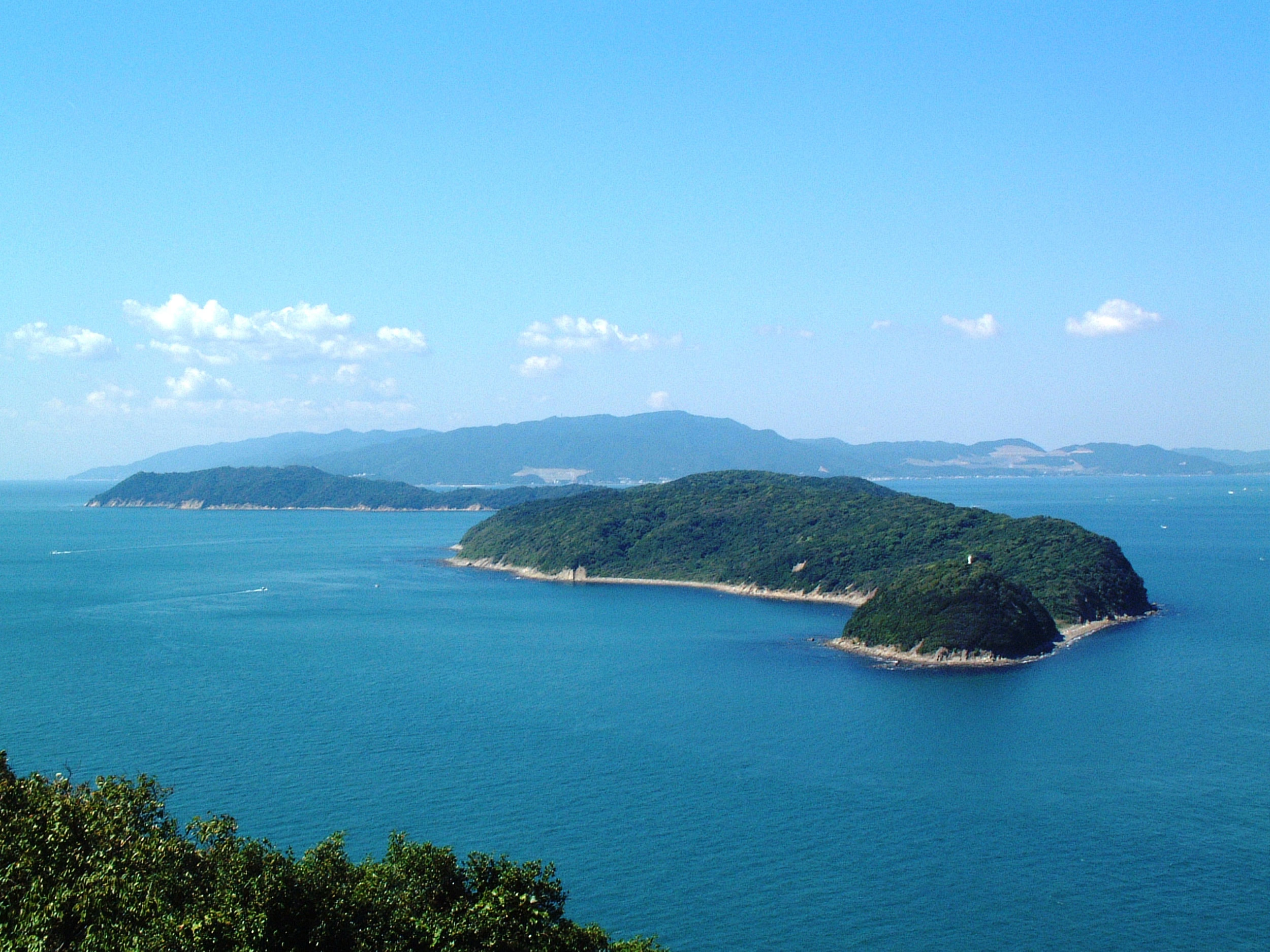 和歌山友岛沿岸的海面与岛屿